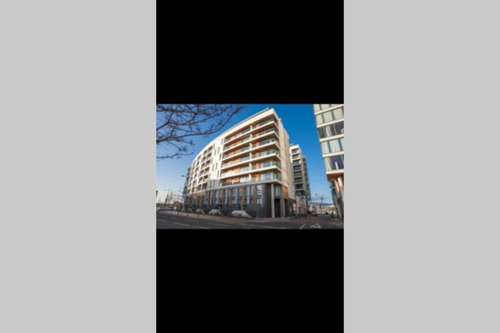 Benji & Milos Apartments Белфаст Экстерьер фото